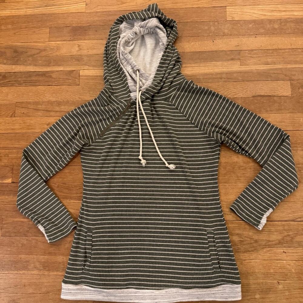 Vanilla Bay sage cream double hooded zip up hoodie size large L
b3